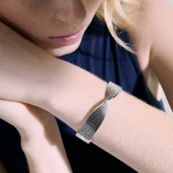 Women John Hardy Bangles & Cuffs^Carved Chain Twisted Bangle, Sterling Silver